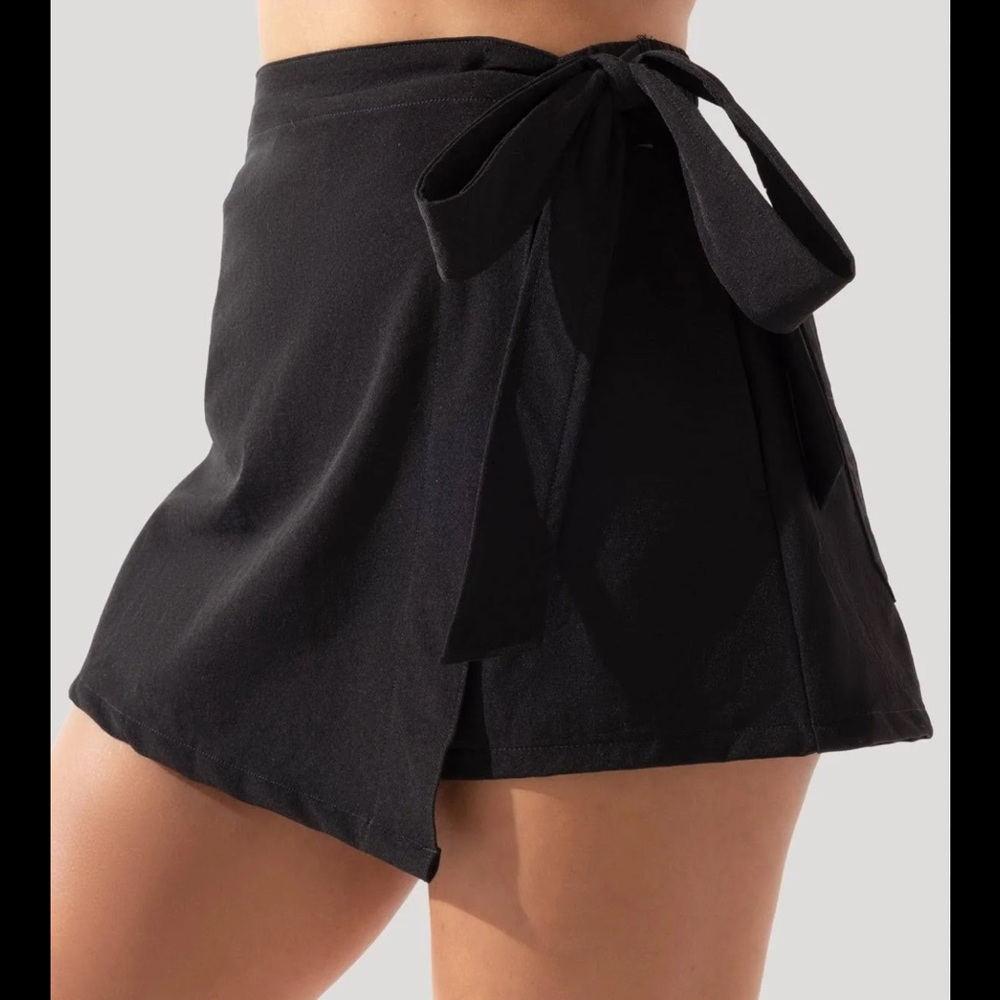 Popflex That's a Wrap Skort - Black - L - Worn Once